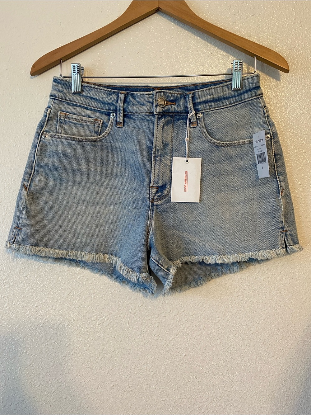 Good American Light Blue Frayed Hem Denim Shorts Size 6